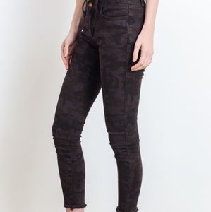 Frayed Hem Camo Pants